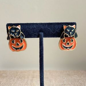 Halloween pumpkin and black cat pierced post earrings in front to back style